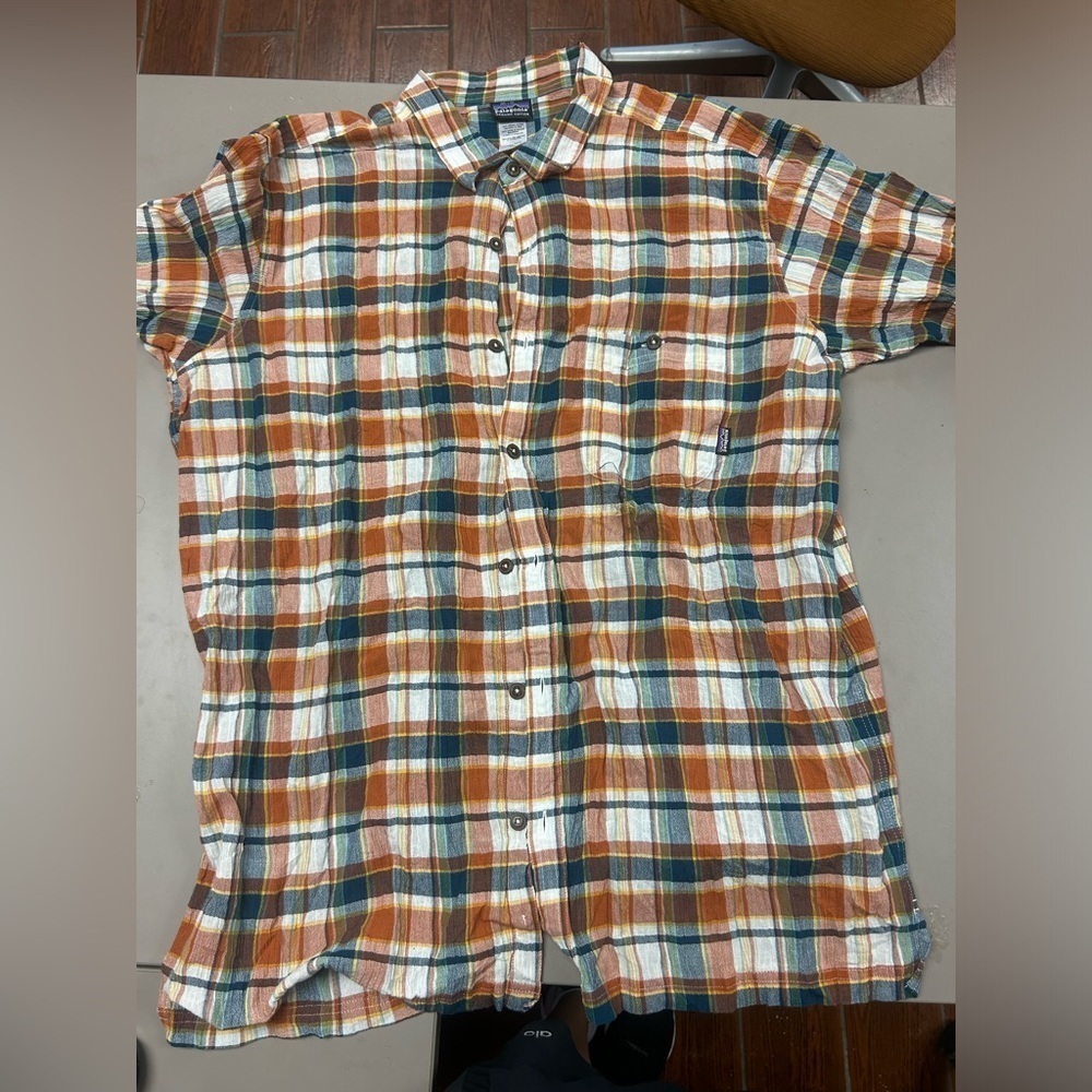 Patagonia A/C size XXL  Mens Short Sleeve Shirt